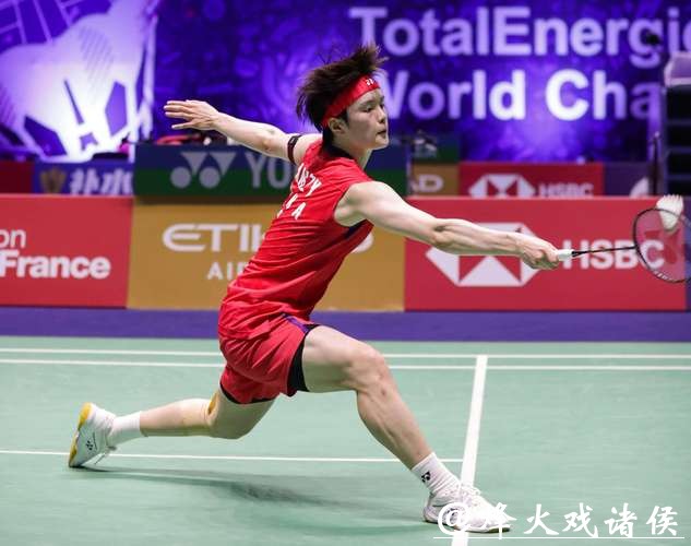 马来西亚羽毛球公开赛：石宇奇王祉怡成功晋级半决赛